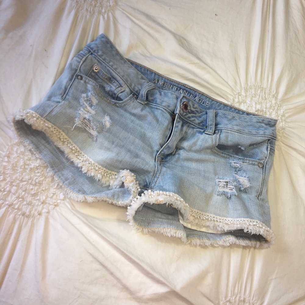 American Eagle jean shorts laced light blue 0